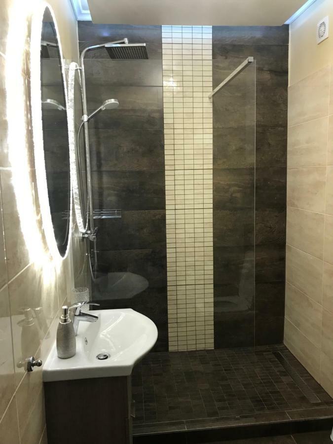 Glamour Apartman Lejlighed Eger Eksteriør billede