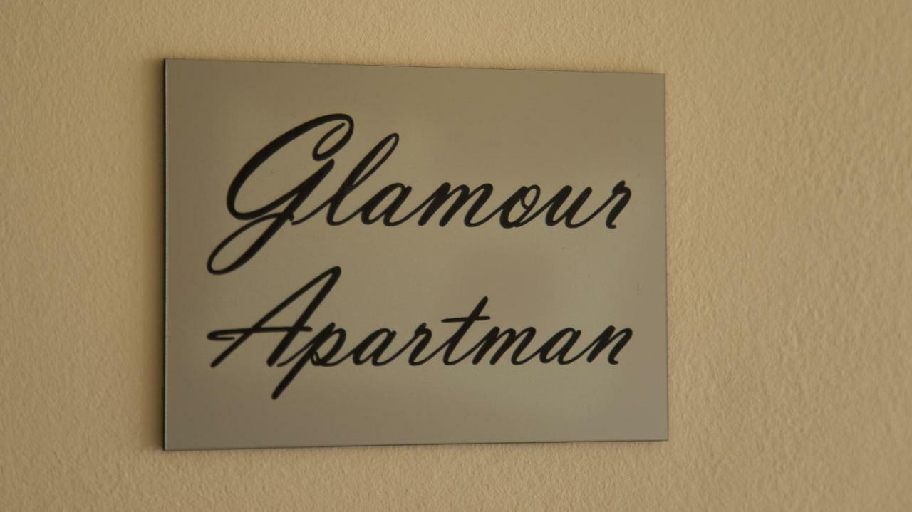 Glamour Apartman Lejlighed Eger Eksteriør billede