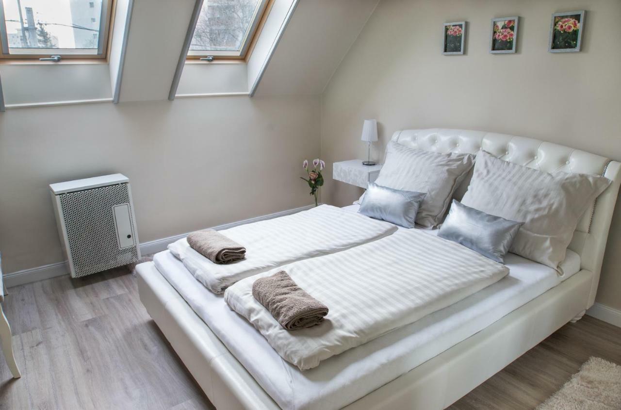Glamour Apartman Lejlighed Eger Eksteriør billede